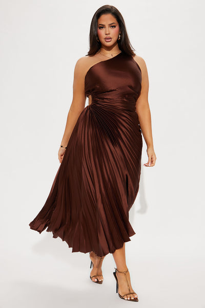 https://cdn.shopify.com/s/files/1/0293/9277/files/08-08-24_S8_2_LD9479_Chocolate_KJ_IM_10-16-24_PLUS_5542_EH_JA.jpg?v=1755190949&with=400&height=600